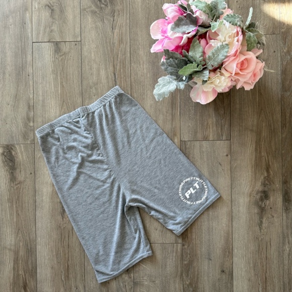 PRETTYLITTLETHING PLT GRAY‎ BIKER SHORTS | SZ 8